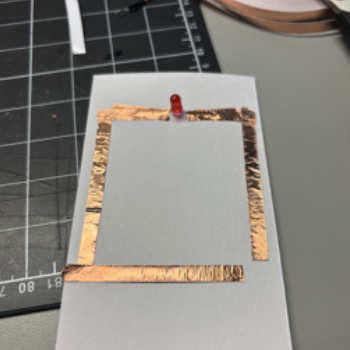 I copied the circuit shown on screen.